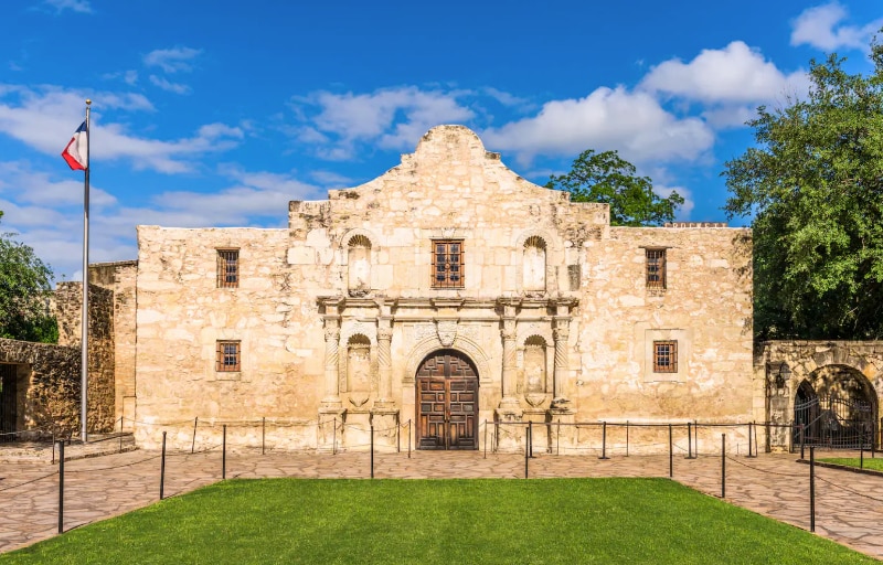 Licensed phot, The Alamo, San Antonio Antonio, TX - 850 E Erie Ave