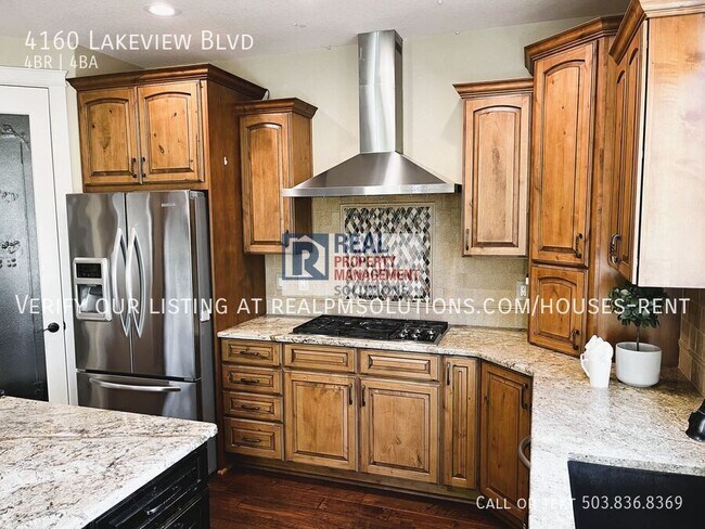 Building Photo - 4160 Lakeview Blvd