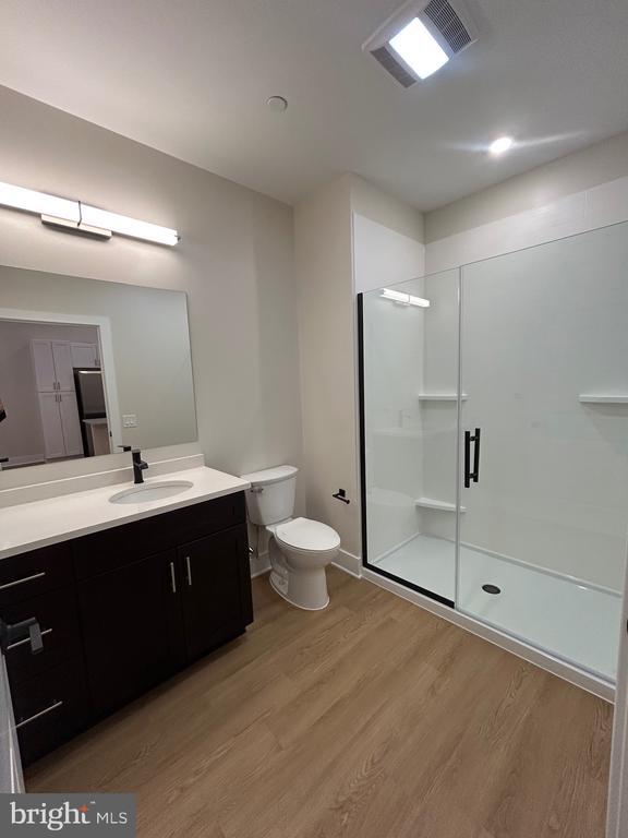 Building Photo - 624 Main St