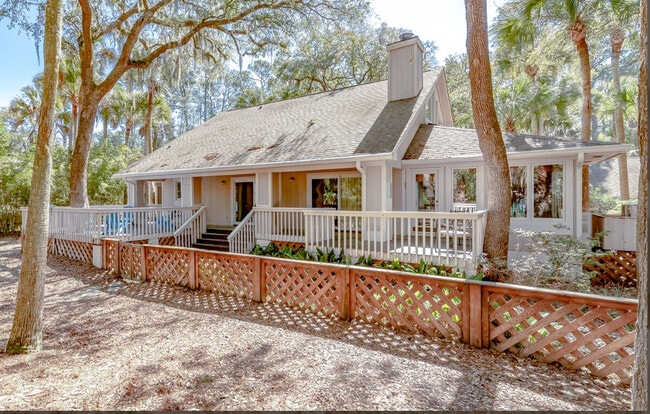 Building Photo - 2415 The Haul Over