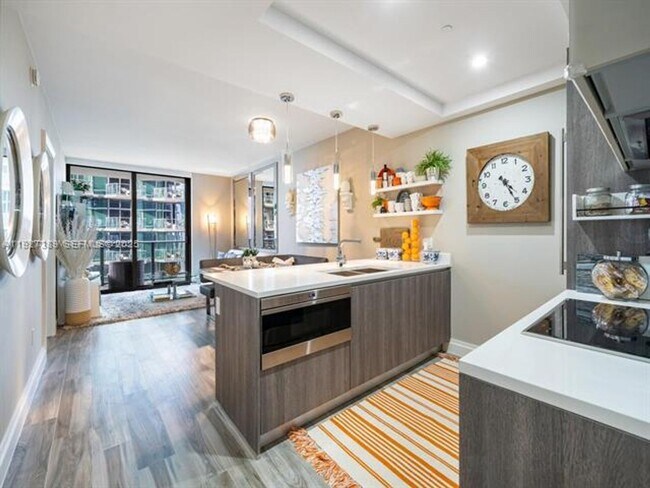 Building Photo - 801 S Miami Ave