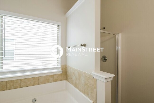 Building Photo - 4 Bedroom Pet-Friendly Home in JONESBORO, GA with Main Street Renewal