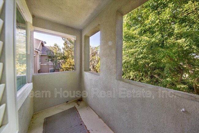 Building Photo - 27274 Arbor Pl