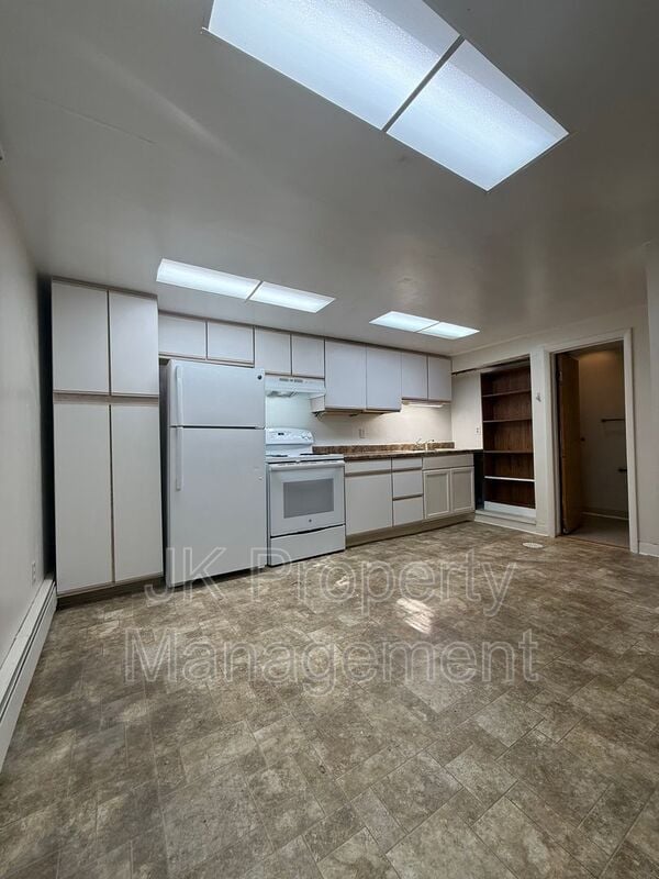 Building Photo - 1927 7th Ave N