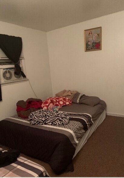 Building Photo - 156 Chestnut St