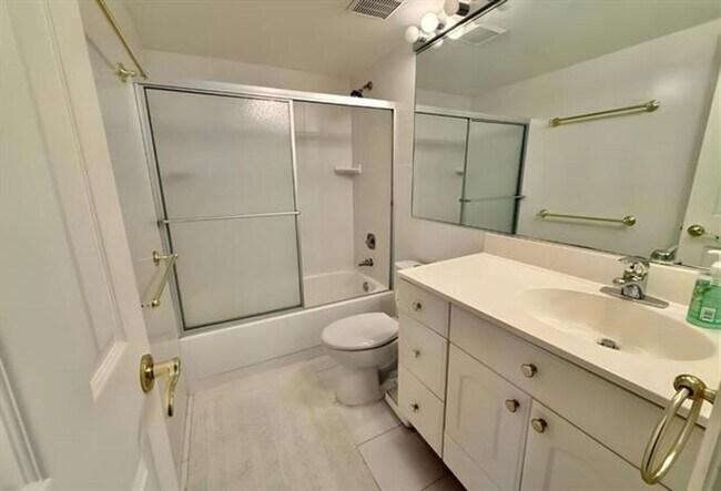 Building Photo - 2910 SW 87th Terrace