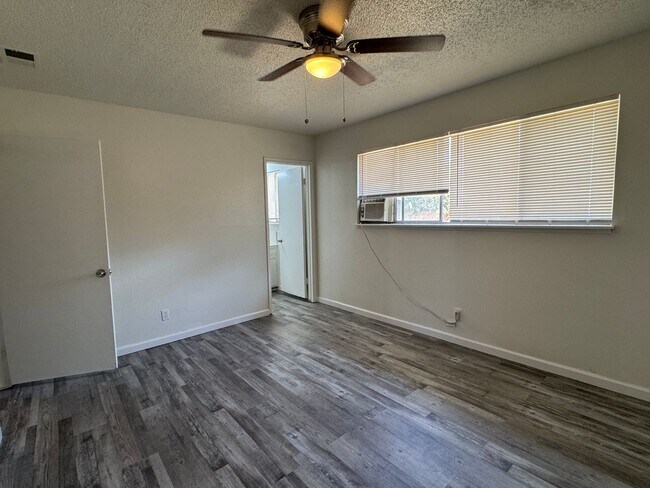 Building Photo - 309 Cordova Ln