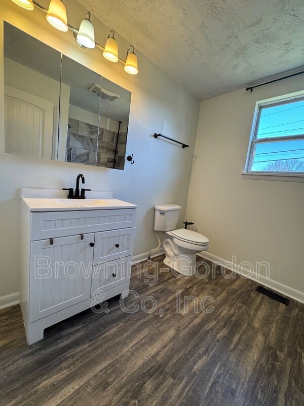 Building Photo - 544 Phipps Dr