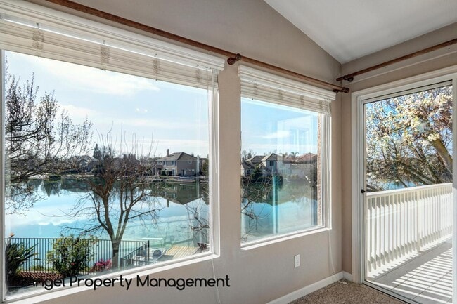 Building Photo - 3601 W Island Ct