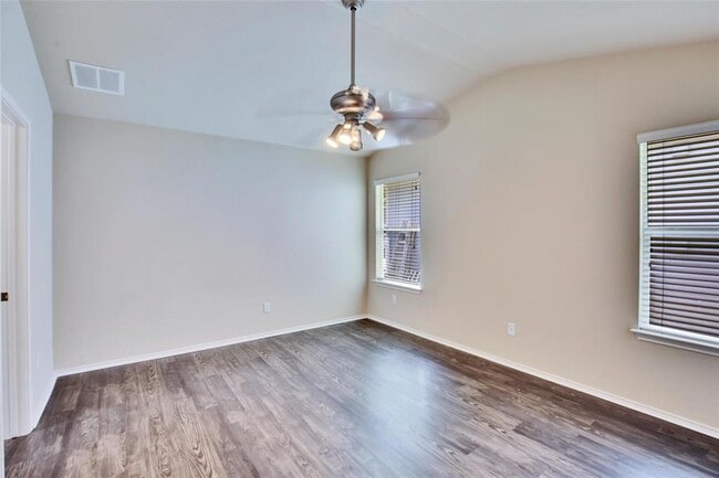 Building Photo - 210 Lollipop Ln