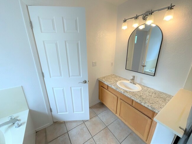 Building Photo - Foothills Location - 3 Bedroom 2 bath on cul-de-sac with Sparkling pool