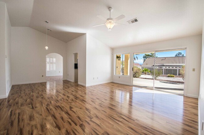 Building Photo - Sun City Summerlin - Golf Course Community...