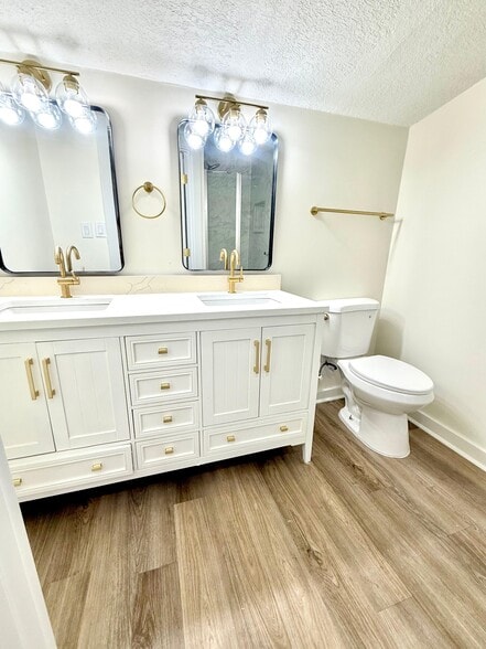 Building Photo - 4833 College St