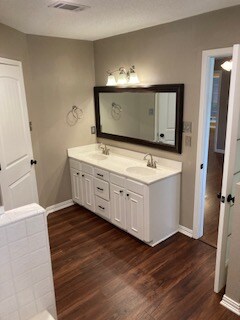 Building Photo - 6304 Willowcreek Cir