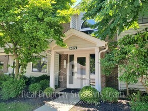 Building Photo - Beautiful 2 Bedroom Condo