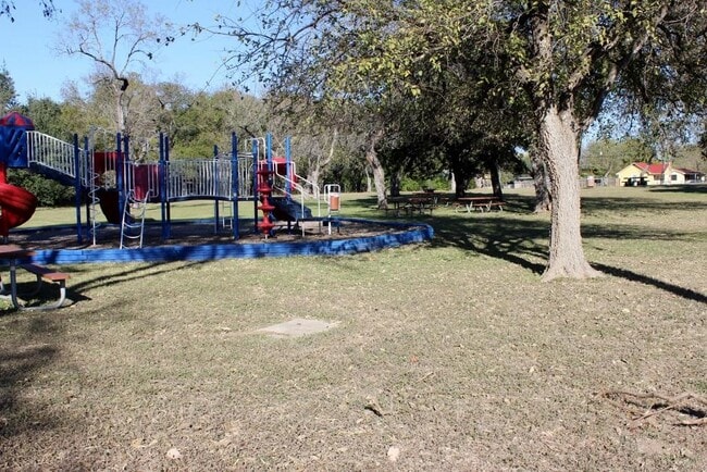 Building Photo - 3111 Fritz Hughes Park Rd