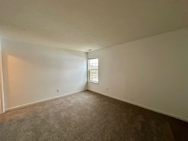 Building Photo - Charming 3-Bedroom, 2.5-Bath Home with Lof...