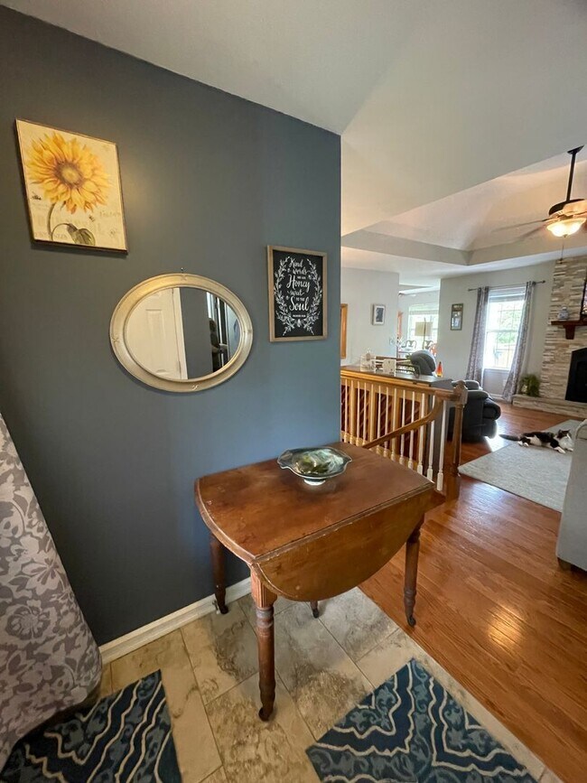 Building Photo - PRE-LEASING - Fully Furnished 6mo Short Term Rental in Ozark