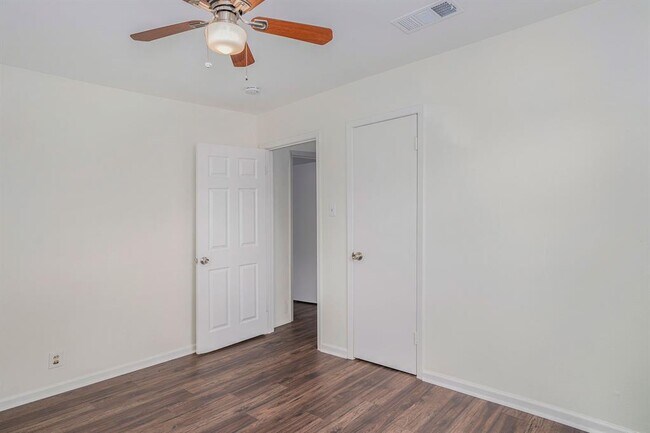 Building Photo - 405 Steeple Ridge Rd