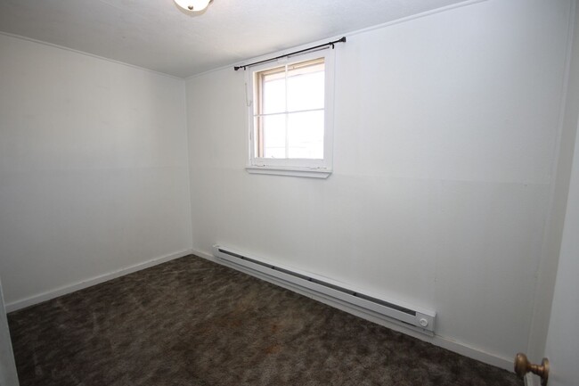 Building Photo - Sunnyside single family home with oversize...