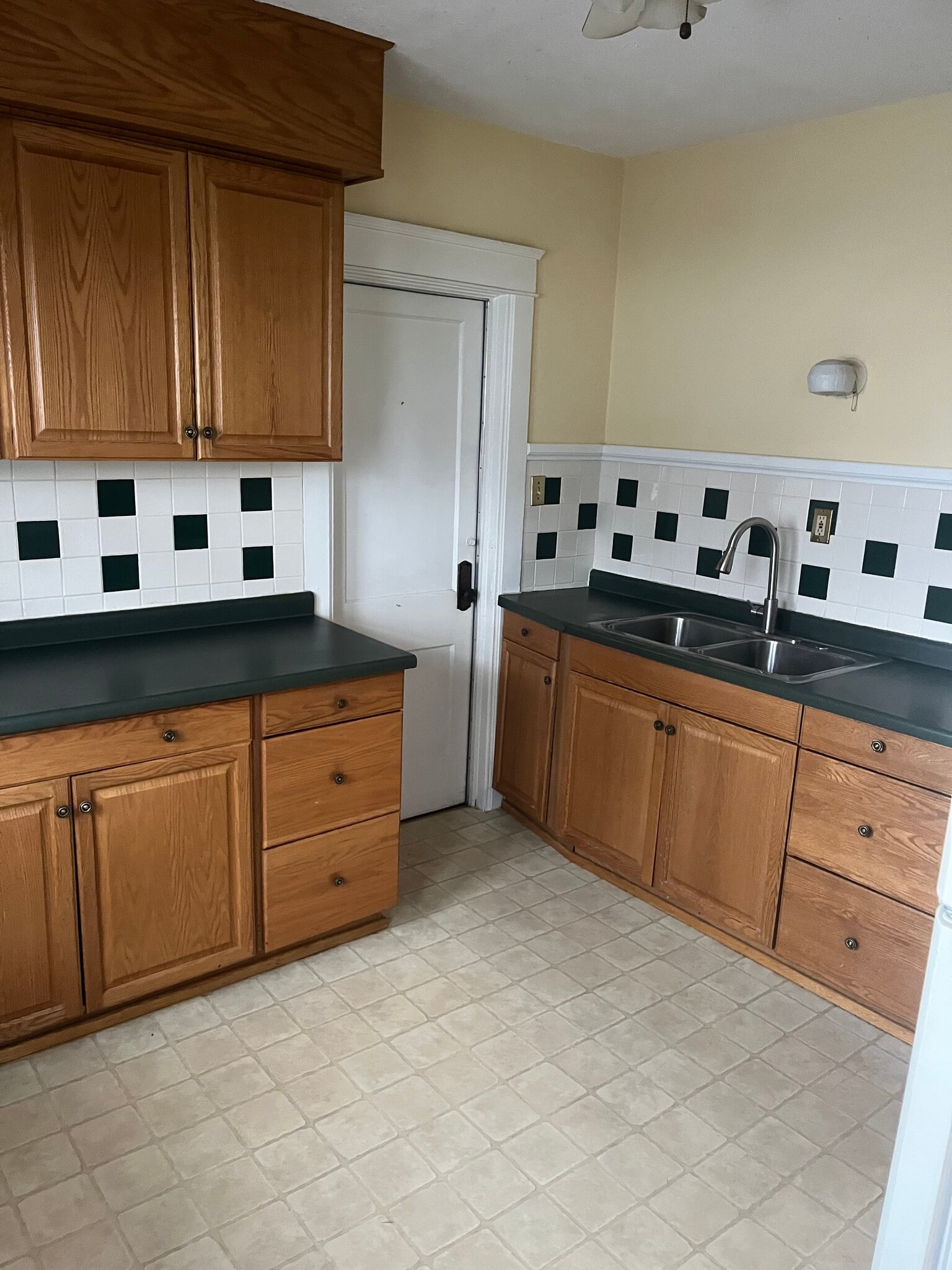 Building Photo - 2619 Schley St