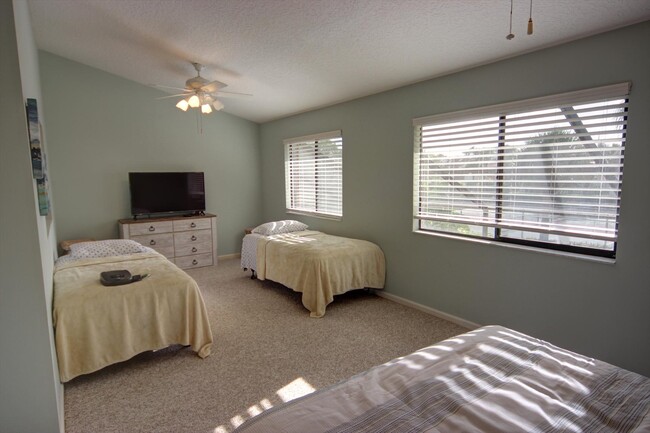 Building Photo - 508 Sea Oats Dr