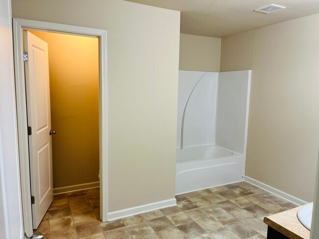 Building Photo - Wow! Check out this charming 3-bedroom, 2....