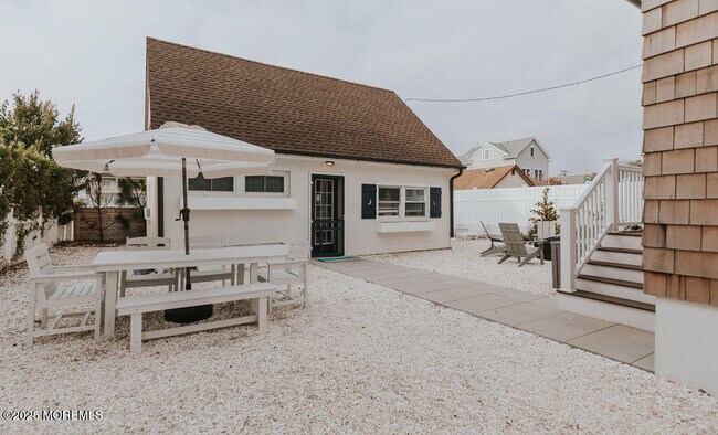 Building Photo - 35 12th Ave