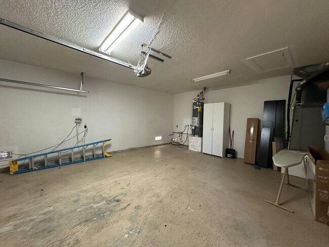 Building Photo - 9735 Hoylake Rd