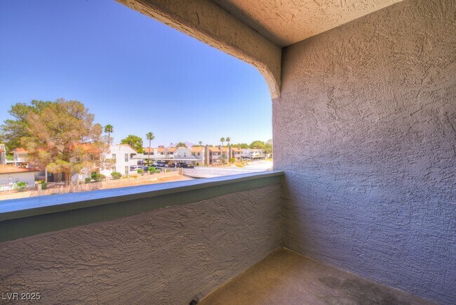 Building Photo - 2212 Sunfish Dr