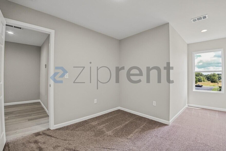 Building Photo - Unit Unit 2