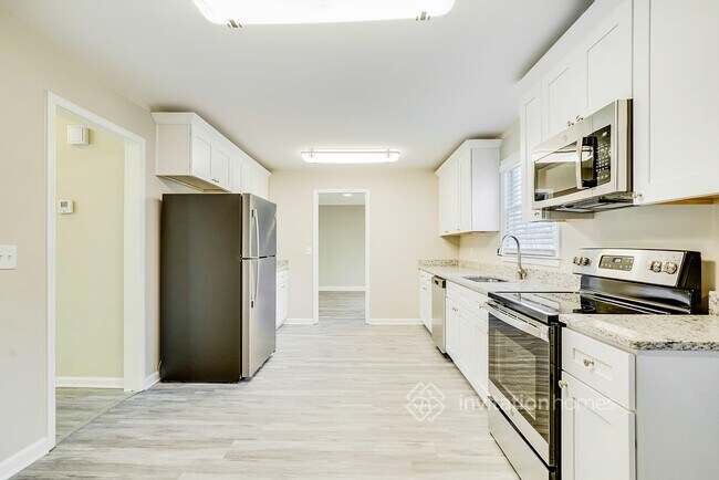 Building Photo - 116 Roe Hampton Ln SW