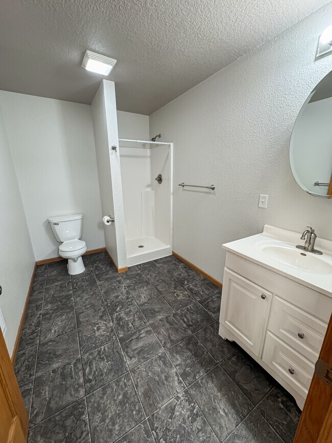 Building Photo - Theater Apartments Beulah