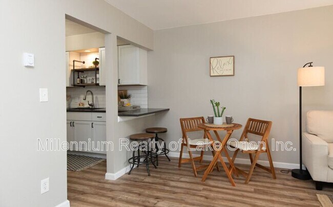 Building Photo - 9941 Dixie Hwy