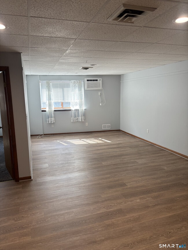 Building Photo - 25 Maiden Ln