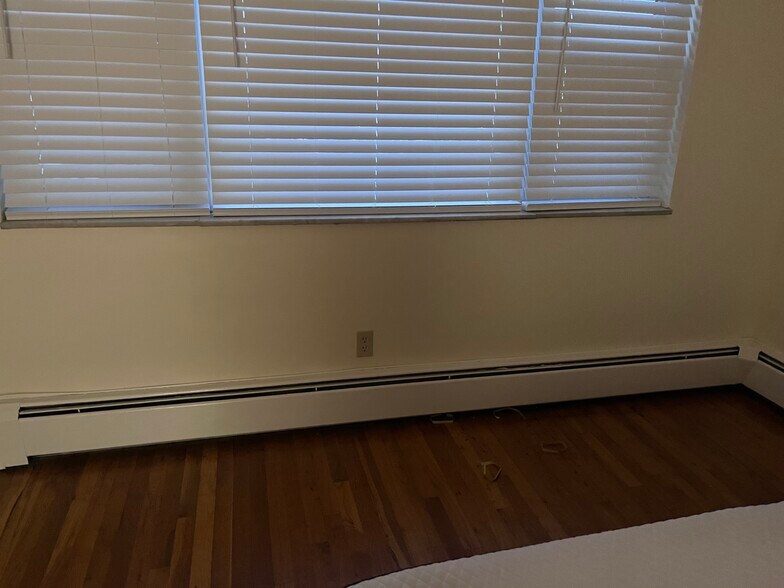 Primary Photo - 420 Sheridan Pl