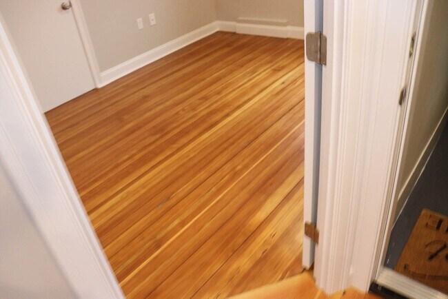 Building Photo - 133 Kendrick Ave