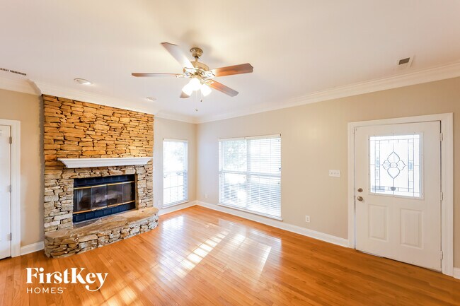 Building Photo - 125 Charleston Way