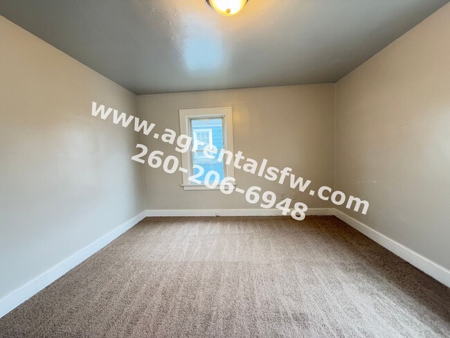 Building Photo - 2 Bedroom House - Section 8 OK! -  $300 of...