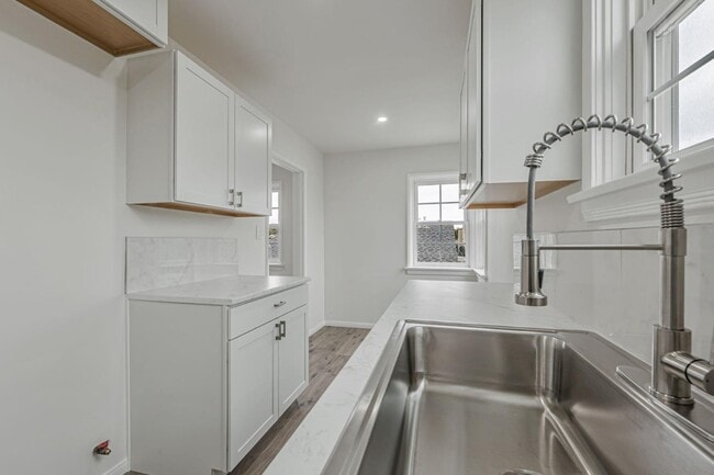 Building Photo - 3841 Arlington Ave