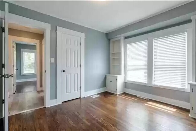 Building Photo - 5519 Highland Ave