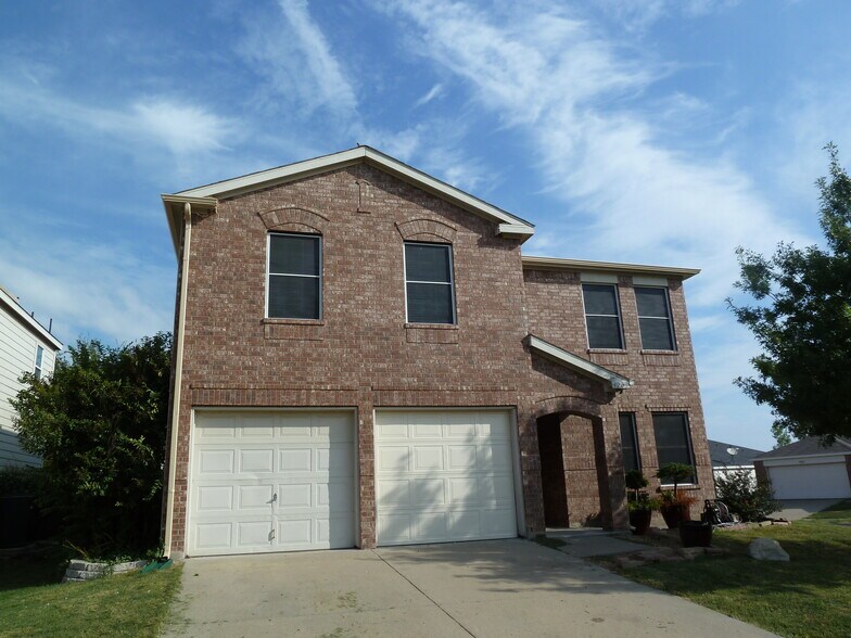 Building Photo - 4203 Falcon Dr