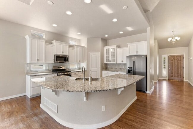 Building Photo - 3003 Looking Glass Way