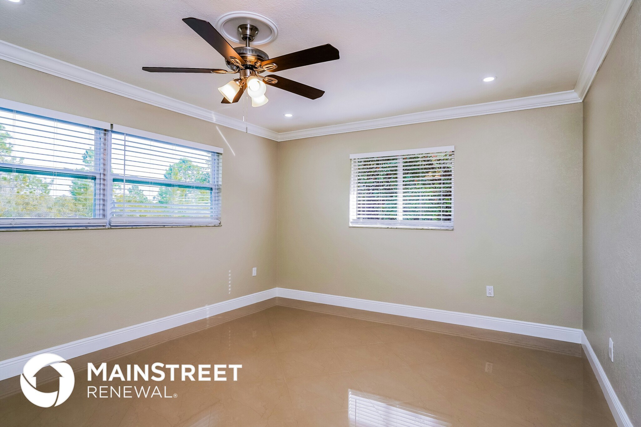 Building Photo - 300 East 10th Street