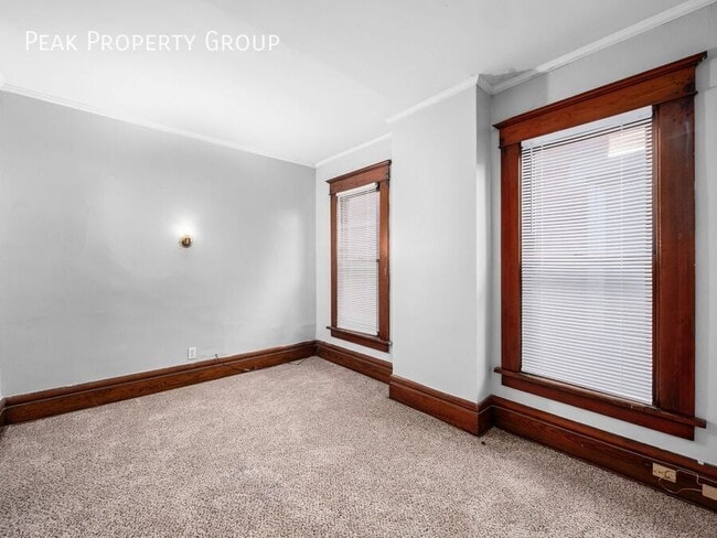 Building Photo - 1230 Indianola Ave