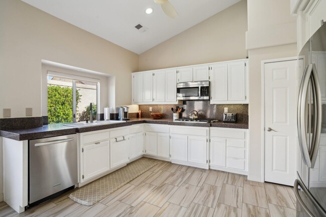 Building Photo - 45450 Desert Fox Dr