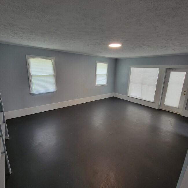 Building Photo - 10668 Old Baxter Rd