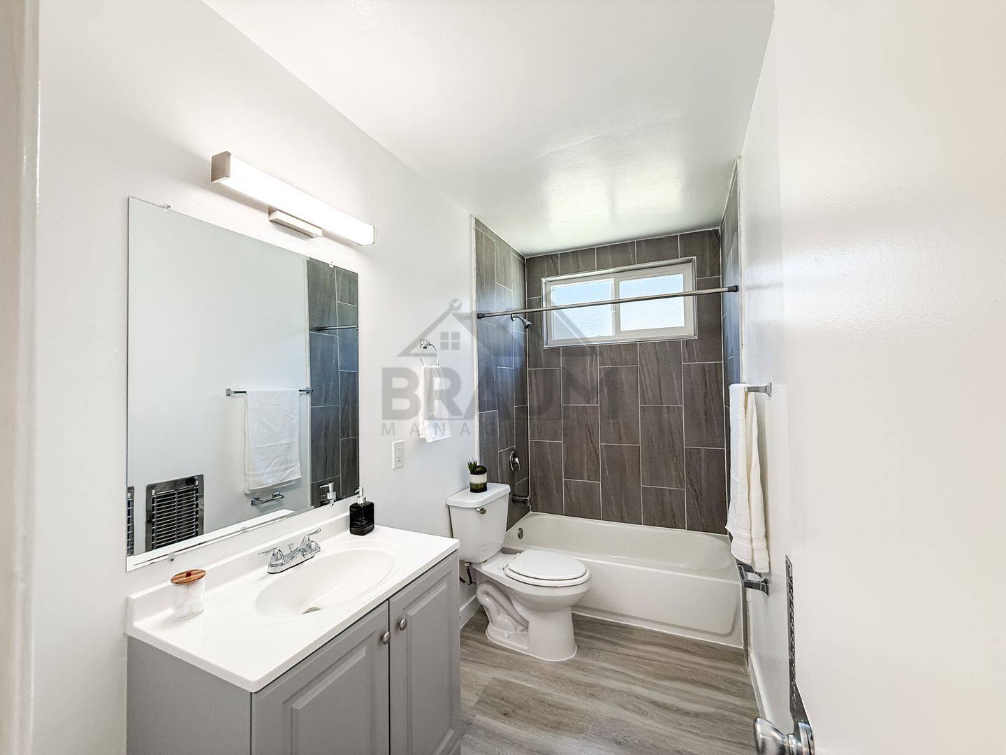 Building Photo - 5433 Sepulveda Blvd