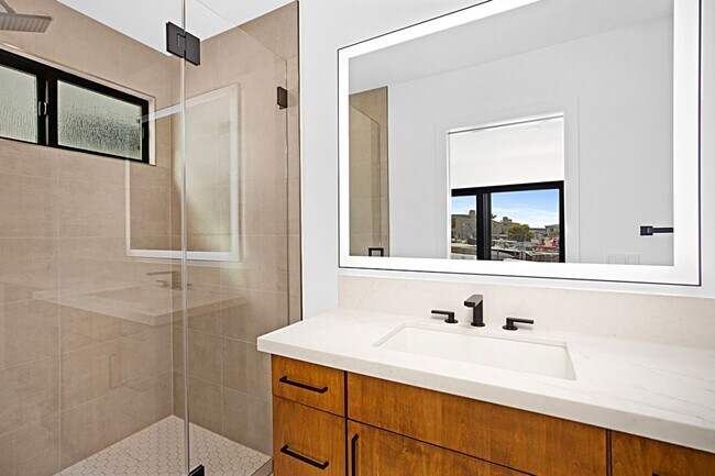 Building Photo - 4017 Channel Pl