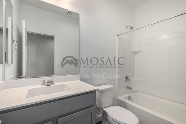 Building Photo - 5736 S Daisy Patch Pl